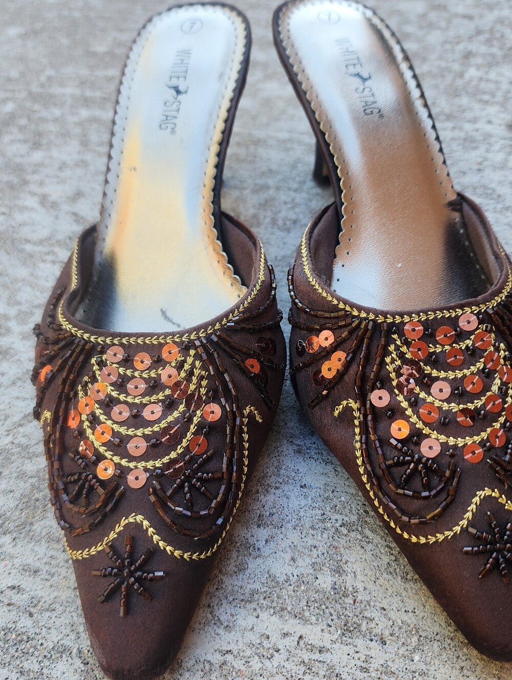 White Stag Women's Embellished Beaded Sequins Brown Mule Kitten Heels, Sz 7